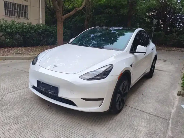 Фотография автомобиля — Tesla Model Y