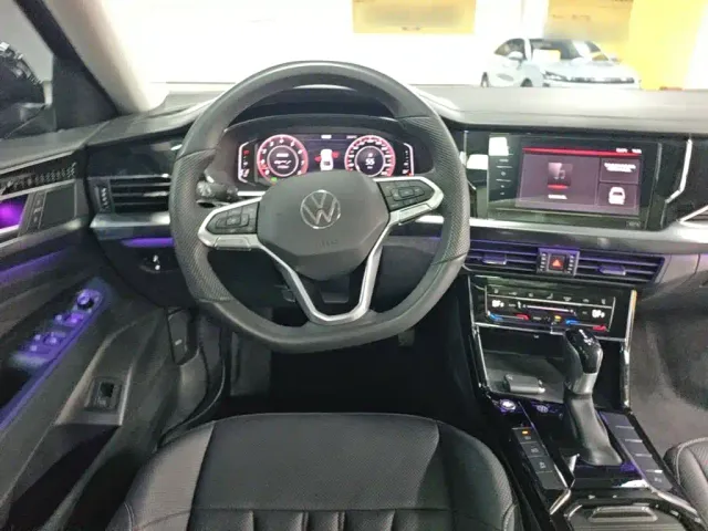 Volkswagen Passat 2025 Outstanding 380TSI Starlight Dragon Soaring Edition — Фото автомобиля 10