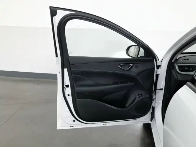 BYD Seal 05 DM-i — Фото автомобиля 8