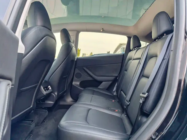 Tesla Model Y — Фото автомобиля 7