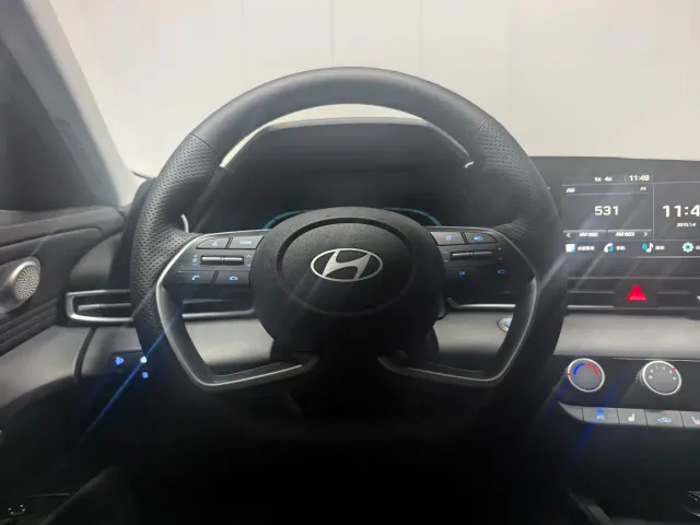 Hyundai Elantra — Фото автомобиля 15