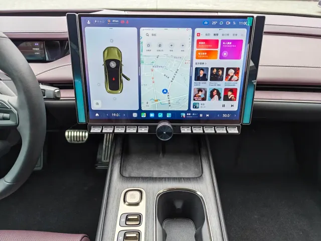 Xiaomi SU7 — Фото автомобиля 8