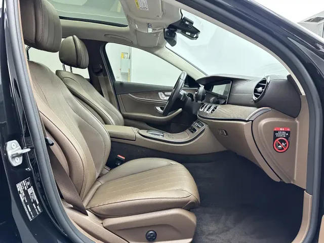 Mercedes-Benz E-Class — Фото автомобиля 13
