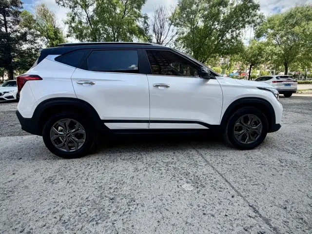 Kia Seltos — Фото автомобиля 7