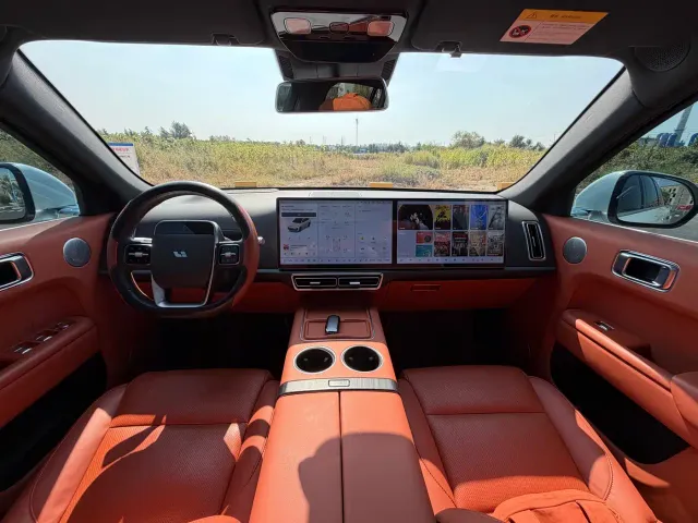 Li Auto L7 — Фото автомобиля 17