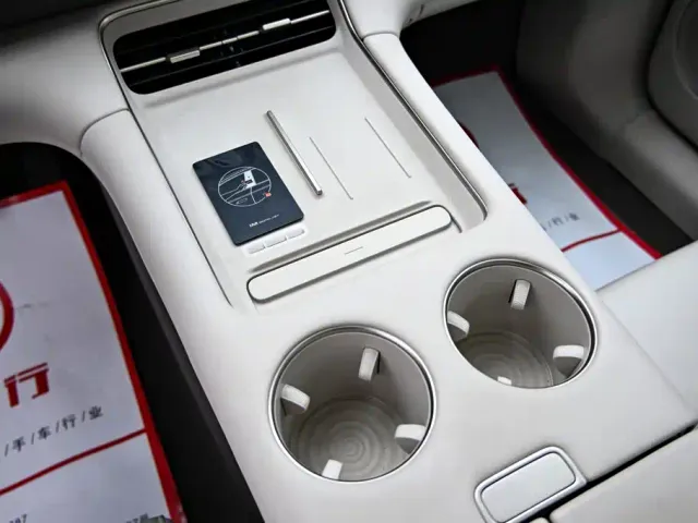 IM Motors LS6 — Фото автомобиля 19