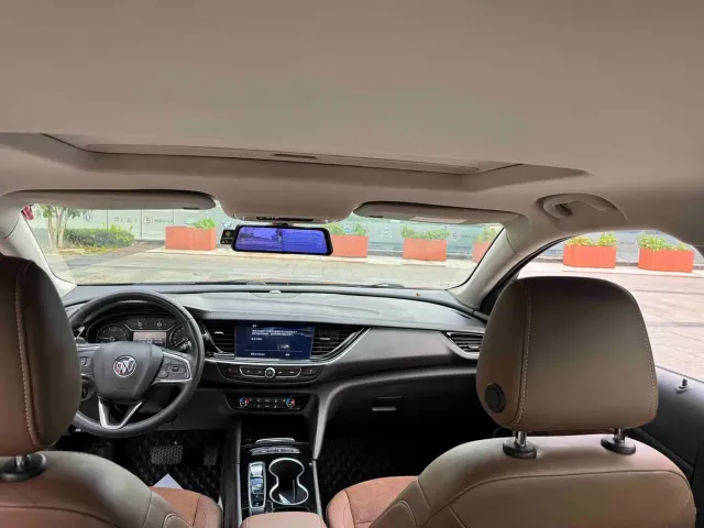 Buick Regal — Фото автомобиля 8