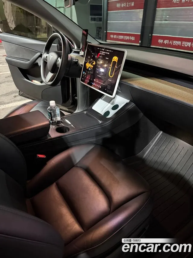 Tesla Model Y — Фото автомобиля 6