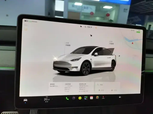 Tesla Model Y — Фото автомобиля 11
