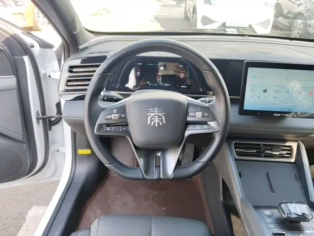 BYD Qin L — Фото автомобиля 9