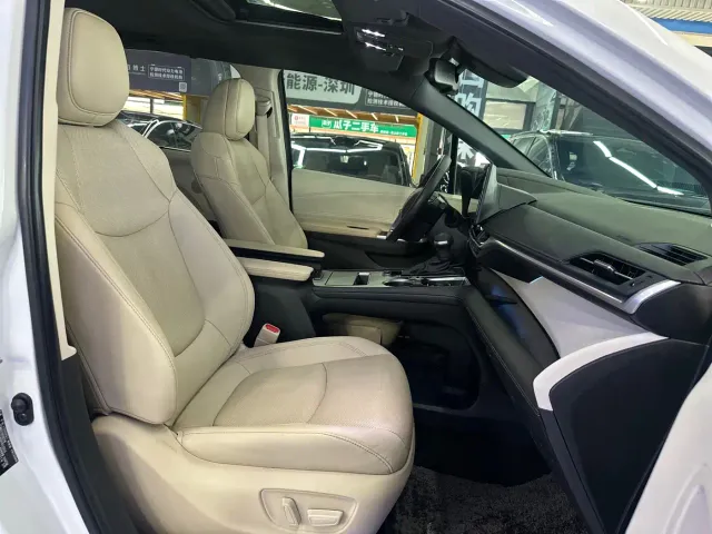 Toyota Sienna — Фото автомобиля 13