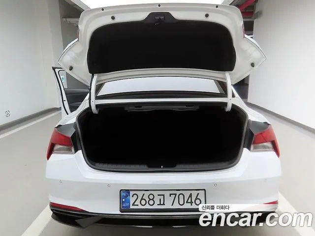 Hyundai Avante CN7 — Фото автомобиля 5