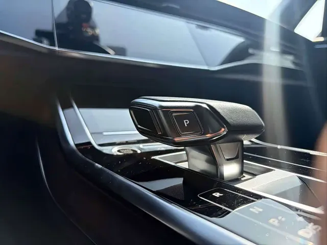 Audi Q7 — Фото автомобиля 9
