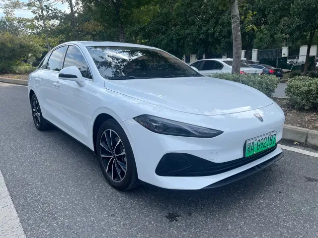 Roewe D7 — Фото автомобиля 3