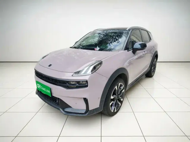 Фотография автомобиля — Lynk & Co 06