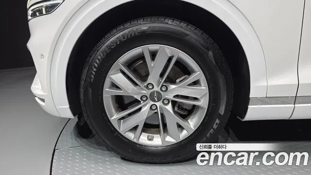 Genesis GV70 2.5T Бензин 2WD — Фото автомобиля 4