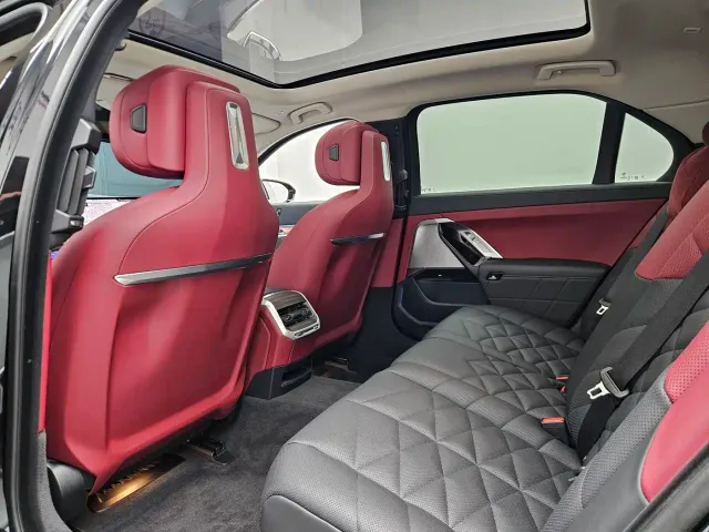 BMW 7 Series — Фото автомобиля 7