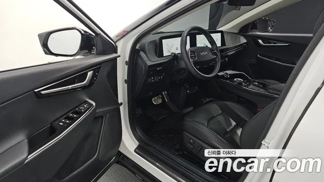 Kia EV6 — Фото автомобиля 11