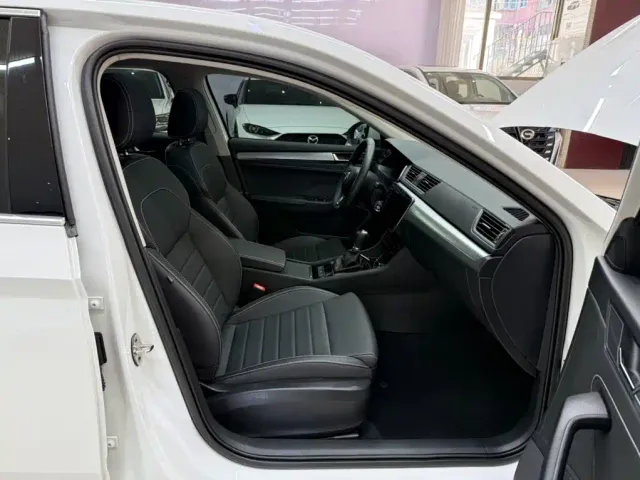 Skoda Superb — Фото автомобиля 21