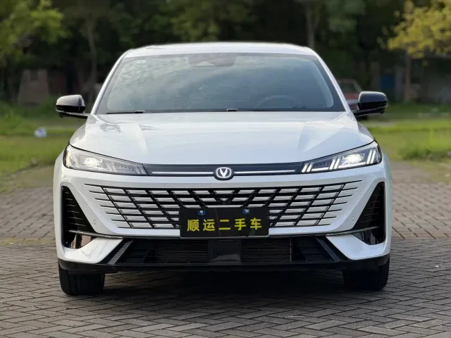 Changan Eado — Фото автомобиля 2