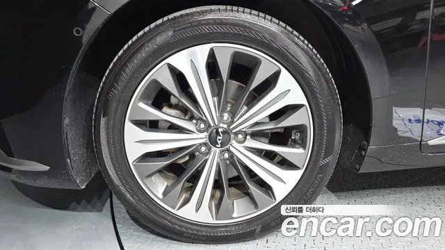 Kia K8 Hybrid — Фото автомобиля 5
