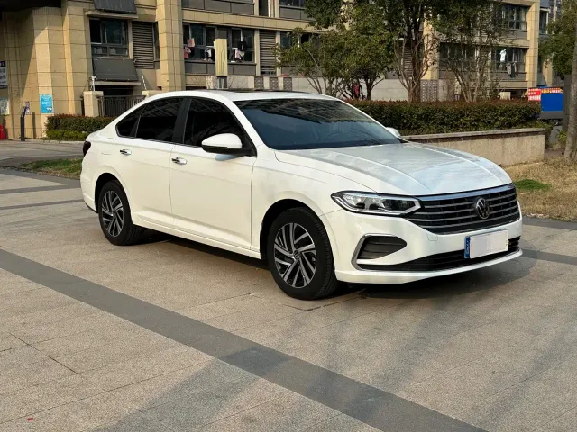 Volkswagen Lavida — Фото автомобиля 3