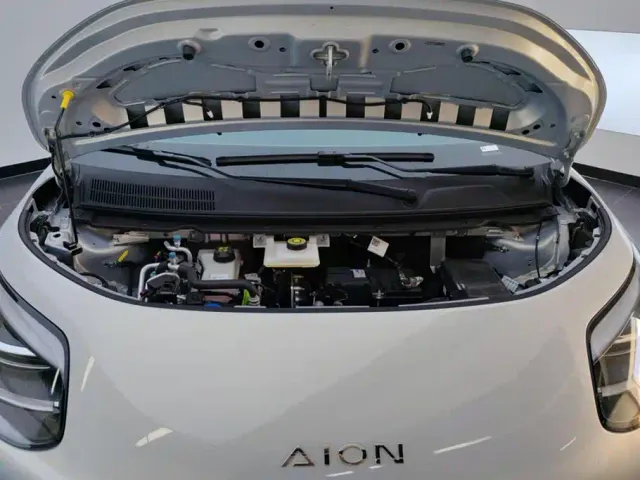 GAC Aion UT — Фото автомобиля 10