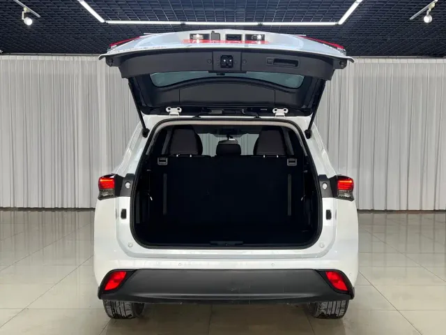 Toyota Highlander — Фото автомобиля 6