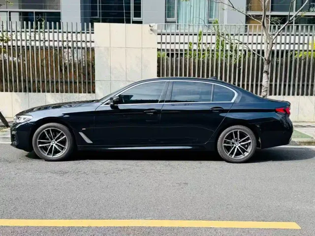 BMW 5 Series — Фото автомобиля 2