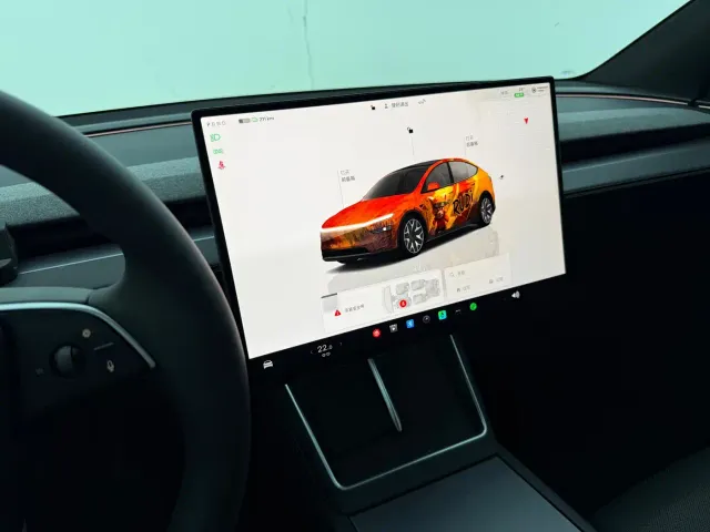 Tesla Model Y L — Фото автомобиля 14