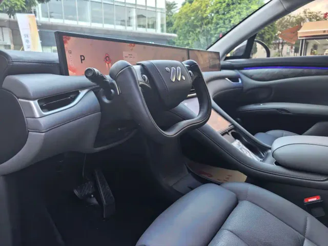 IM Motors LS6 — Фото автомобиля 18