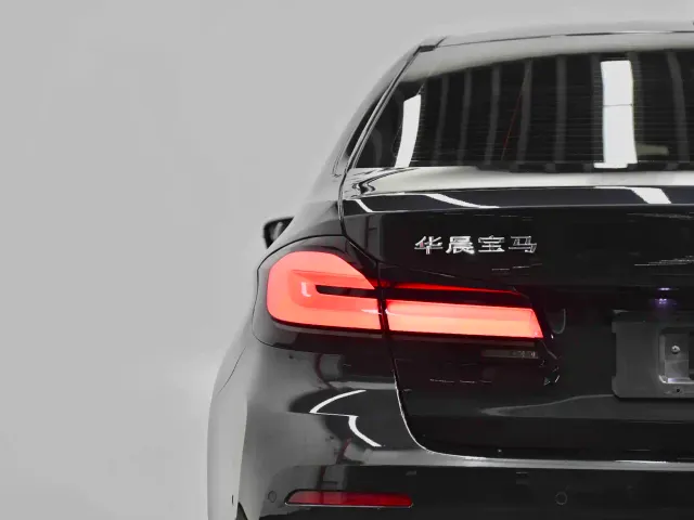 BMW 5 Series — Фото автомобиля 4