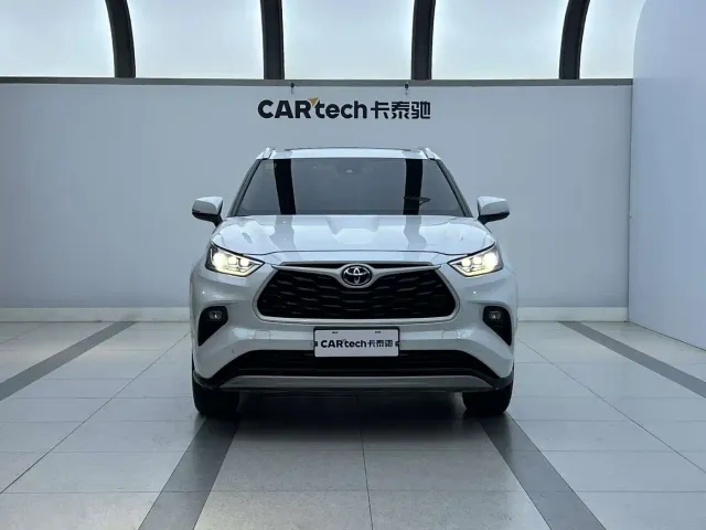 Toyota Highlander — Фото автомобиля 2