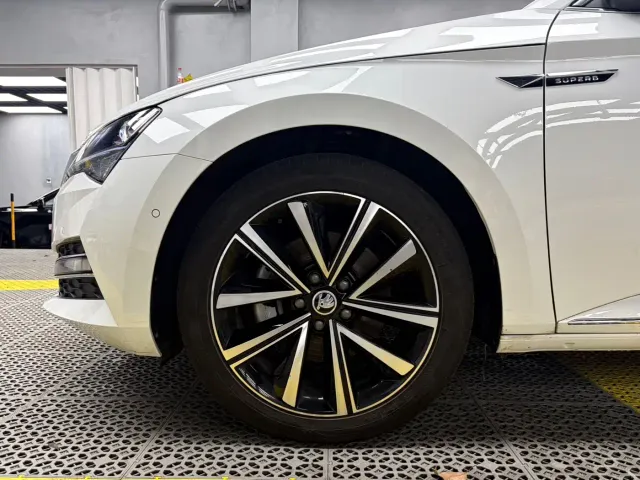 Skoda Superb — Фото автомобиля 8