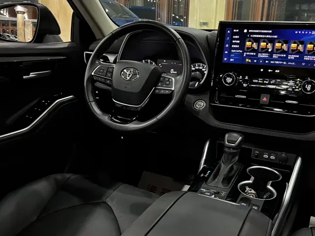 Toyota Highlander — Фото автомобиля 20