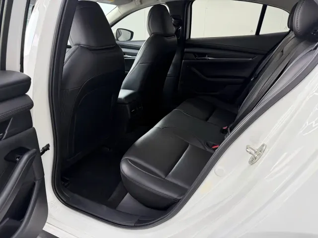 Mazda Axela — Фото автомобиля 5