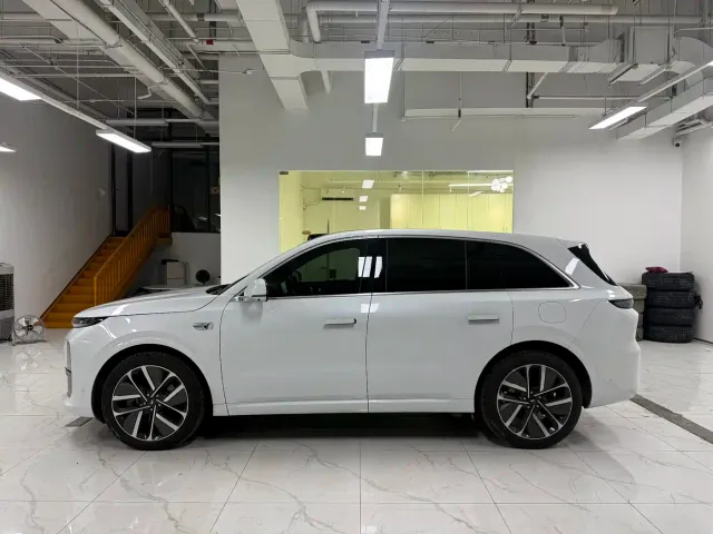 Li Auto L6 — Фото автомобиля 3