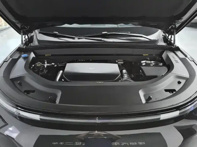 Li Auto Li Xiang L9 2025 Ultra Smart Renewal Edition — Фото автомобиля 10