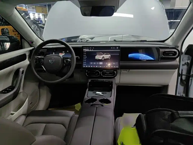 Leapmotor C11 — Фото автомобиля 5