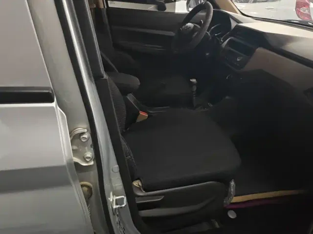 Wuling Hongguang — Фото автомобиля 24