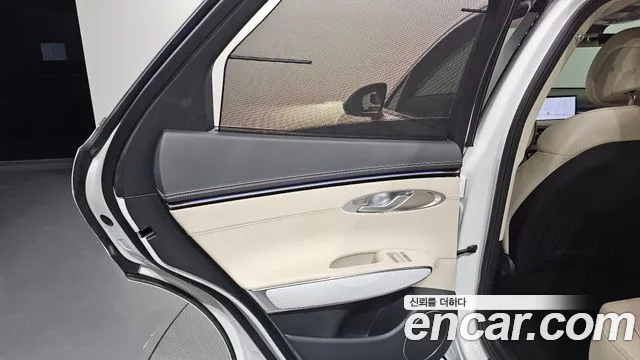Genesis GV70 — Фото автомобиля 14