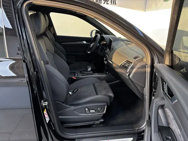 Audi Q5L Sportback — Фото автомобиля 26