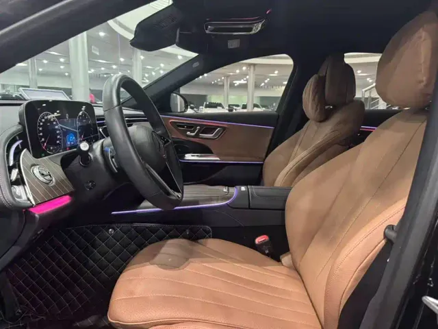 Mercedes-Benz E-Class — Фото автомобиля 10