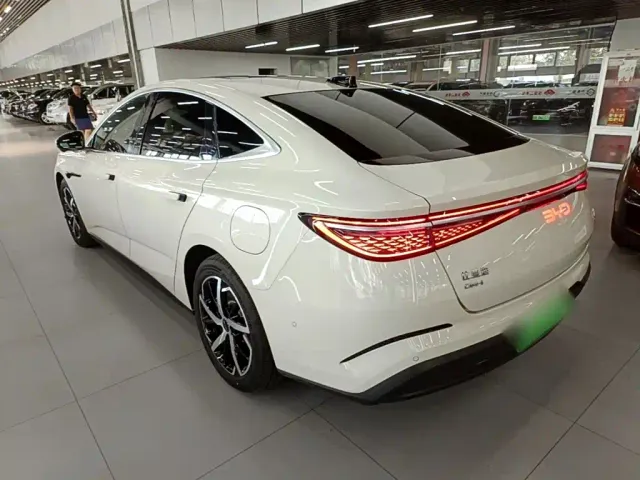 BYD Seal 07 DM-i — Фото автомобиля 4