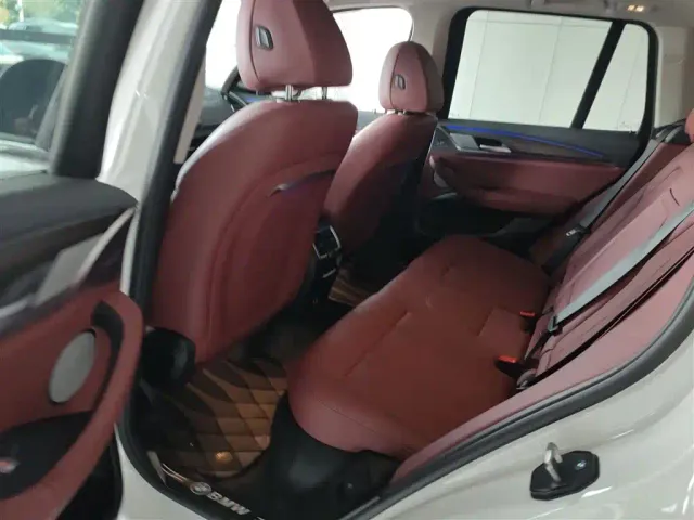 BMW X3 — Фото автомобиля 12