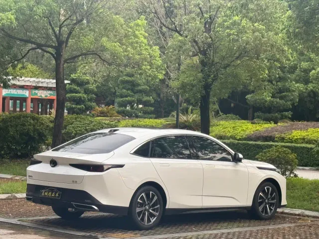 Changan Lamore — Фото автомобиля 9