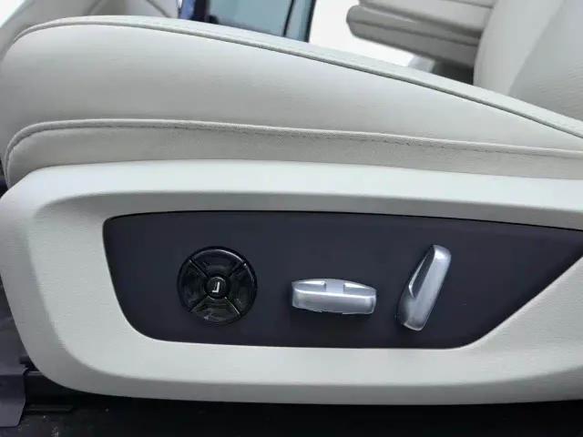 Li Auto ONE — Фото автомобиля 18