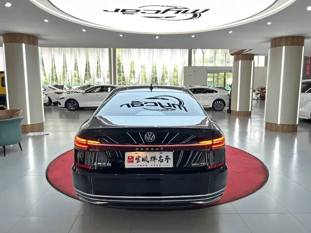 Volkswagen Passat — Фото автомобиля 6
