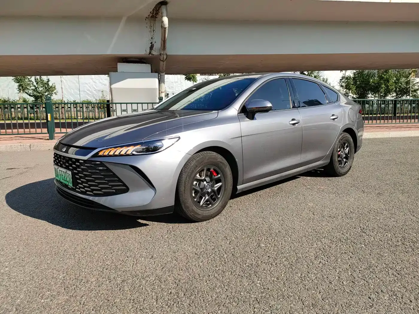BYD Qin PLUS 2025 DM-i Smart Drive 55KM Leader — Фото автомобиля 21
