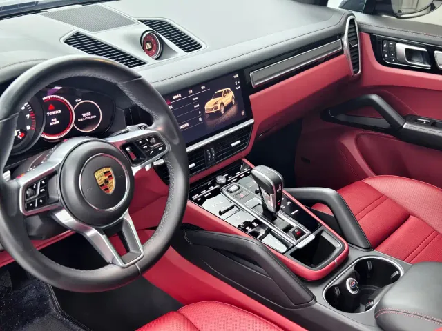 Porsche Cayenne — Фото автомобиля 11